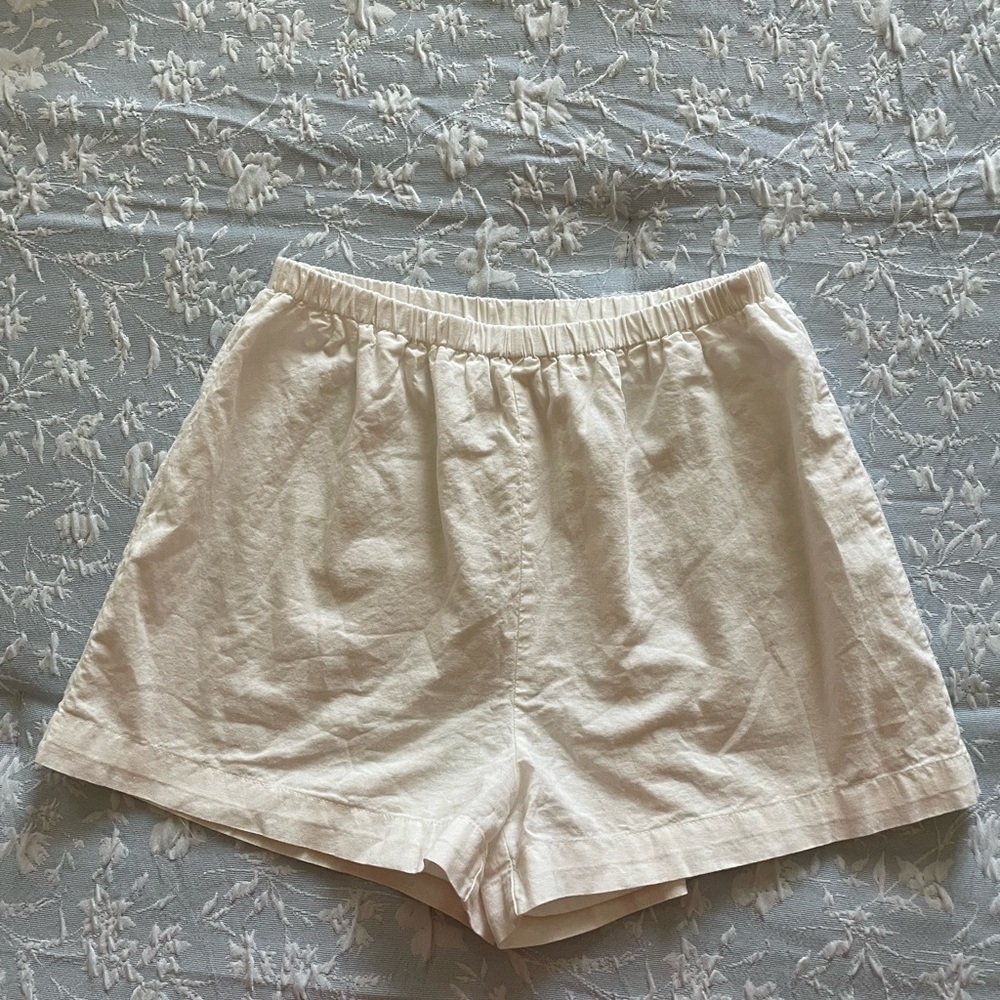 Commense High Waist Cream‎ Shorts NWOT size medium